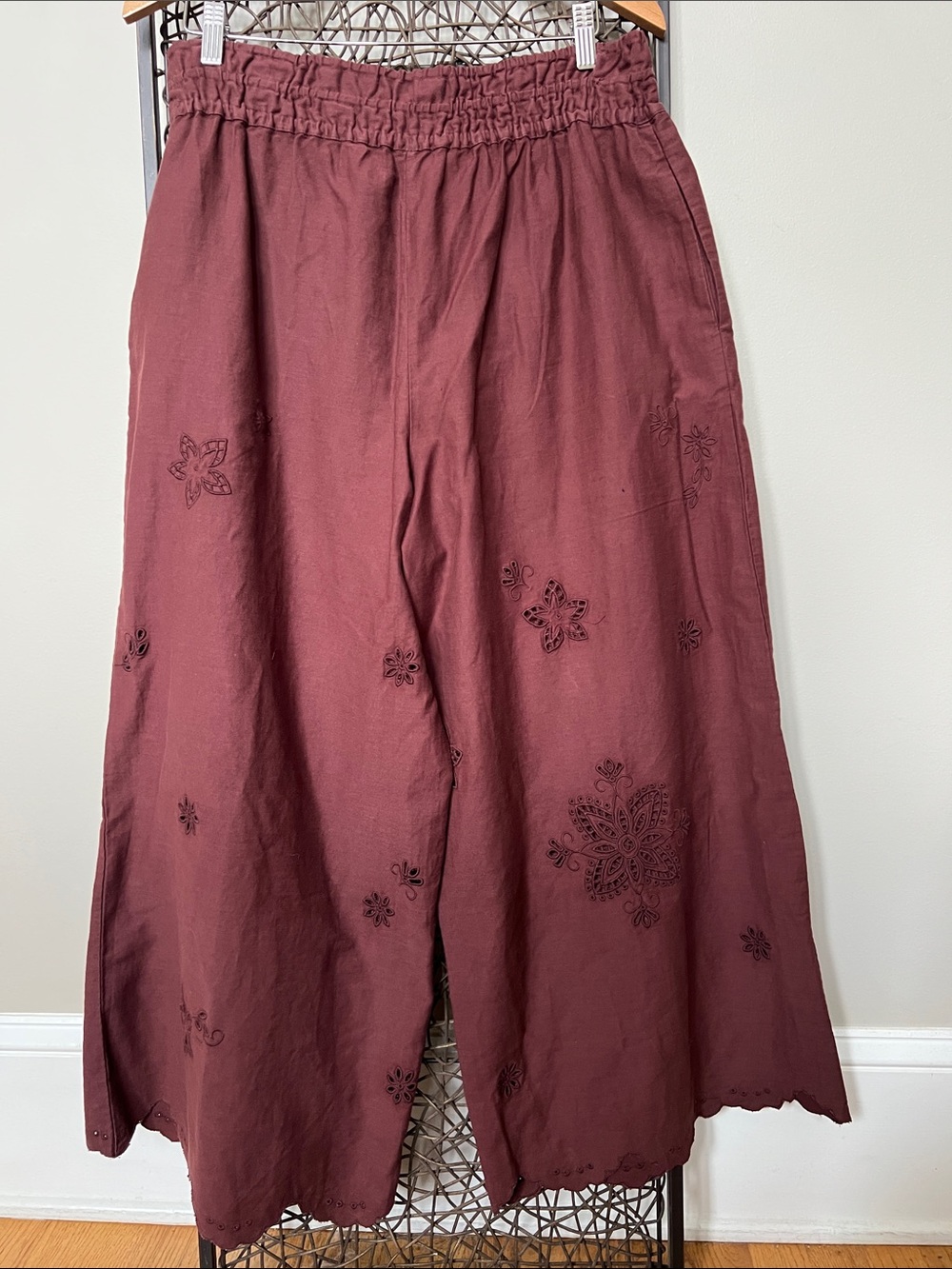 Anthropologie The Somerset Pull-On Wide pant wash embroidered cropped Burgundy L - Picture 5 of 13